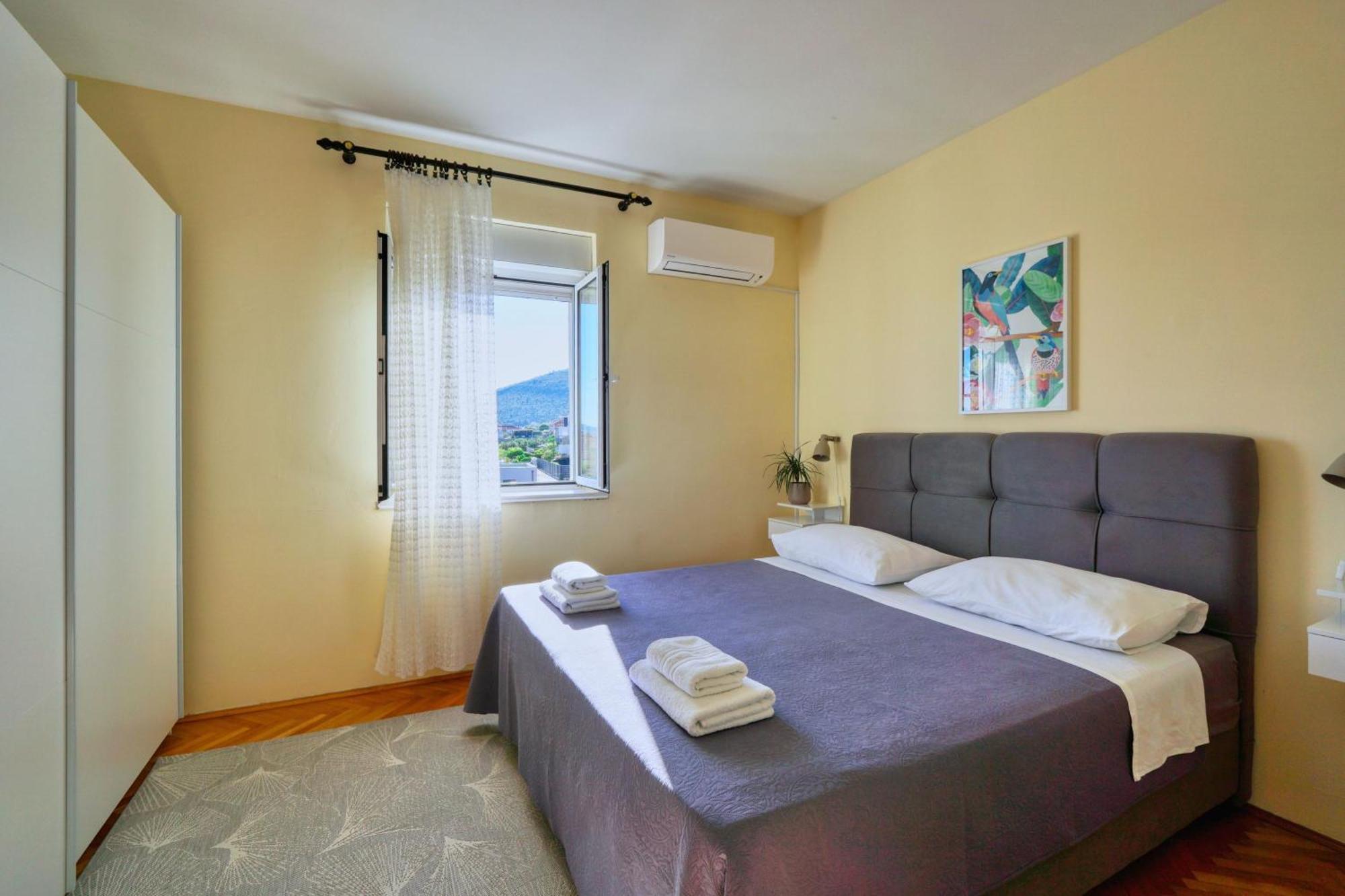 Apartmani Ana 10 Min. Hoda Od Centra Trogira Exteriör bild
